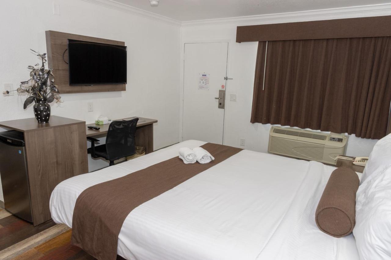 贝尔弗劳尔价值汽车旅馆 外观 照片